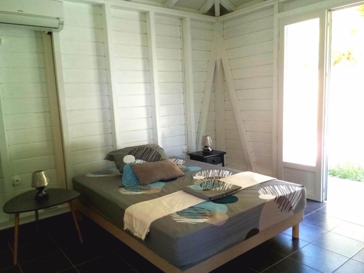 Villa Cana Et Son Spa A Terre De Haut Тер-де-О Экстерьер фото